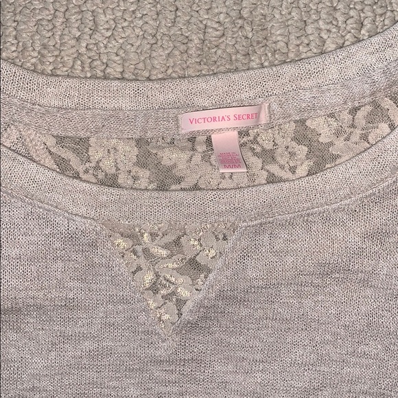 VS Crop Shirt - Picture 2 of 3